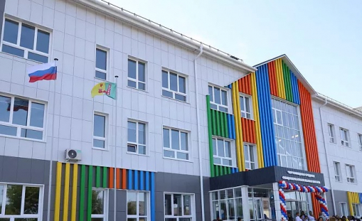 В школе под Воронежем частично демонтировали потолок после обрушения крыши