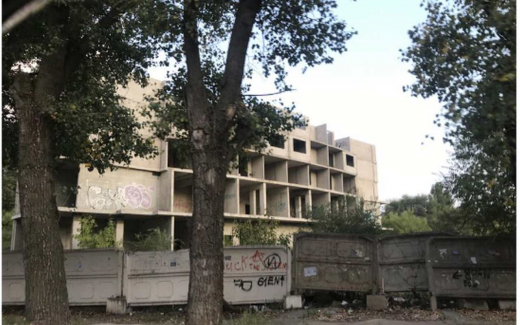 Суд возобновил дело по недострою на левом берегу Воронежа, который возводится более десяти лет