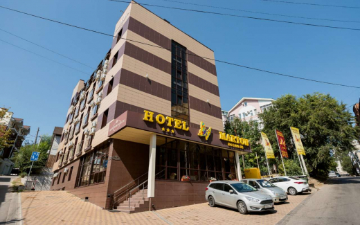 Приставы начали арест имущества экс-судьи Верховного суда Момотова и его партнеров