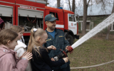 Юные жители Краснозаводска познакомились с работой пожарных