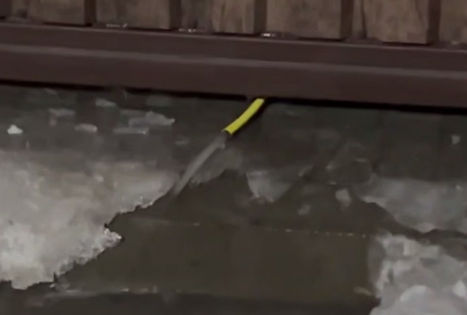 Воронежцы избавляются от потопа в доме за счёт соседей