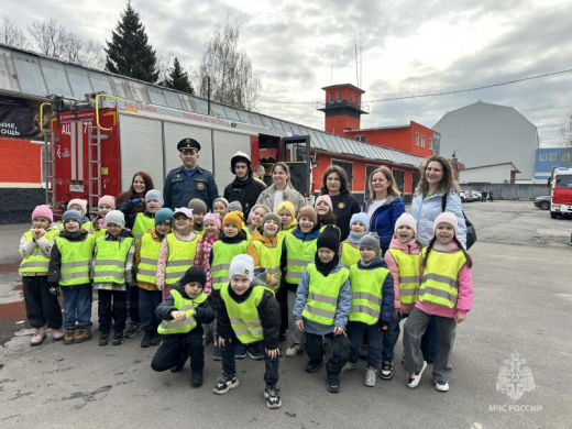 Юные жители Долгопрудного побывали на экскурсии в пожарной части