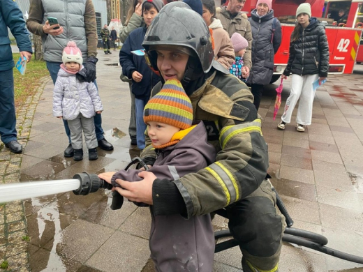 Жители Раменского встретились с пожарными и спасателями