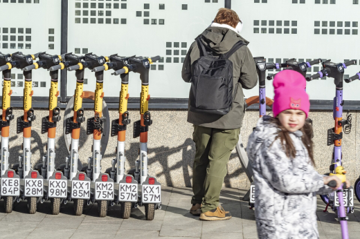 Москвич проехал серую ветку метро на самокате и поделился впечатлениями
