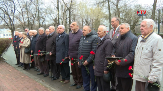 Воронежские ветераны МВД почтили память погибших на боевом посту сослуживцев