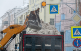 Городские службы начали ликвидацию «Миусской снежной дюны» в Тверском районе Москвы
