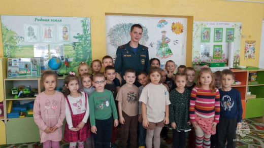 Сотрудники МЧС России провели для детей Шатуры уроки безопасности в преддверии весеннего периода