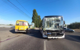 Два пассажира оказались в больнице после столкновения двух автобусов в Воронеже