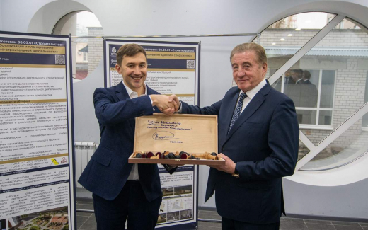 Гроссмейстер Сергей Карякин дал сеанс одновременной игры в Воронеже