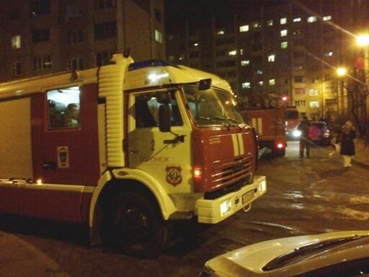 14 человек эвакуировали из горящей многоэтажки в Воронеже
