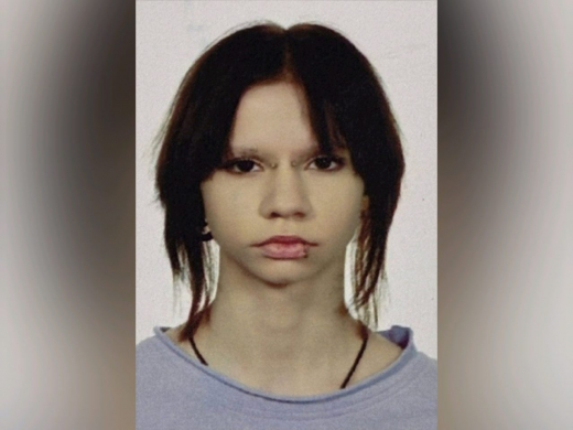 Девочка с пирсингом на лице ушла на прогулку в Воронеже и пропала