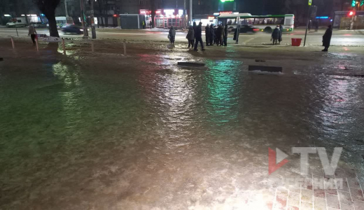 «Машины похожи на мороженый минтай»: последствия ледяного дождя в Воронеже показали на фото и видео