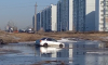 Легковушка утонуло в огромной луже на дороге под Воронежем
