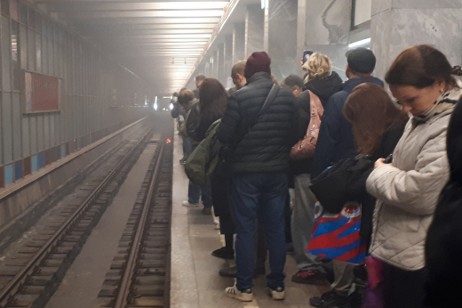 Девушка упала на рельсы на станции метро «Преображенская площадь» в Москве