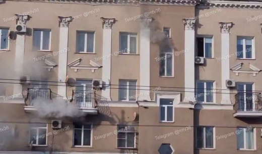 Жилой дом на главной улице Воронежа загорелся уже во второй раз за месяц
