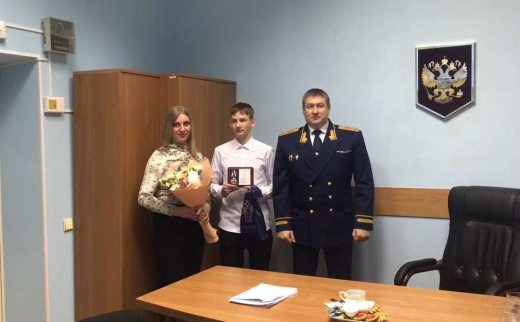 Воронежские школьники, которые спасли детей из горящего дома, получили награды