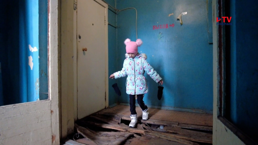 Плесень на стенах, потопы и провалившийся пол: воронежцы попали в заложники коммунального беспредела