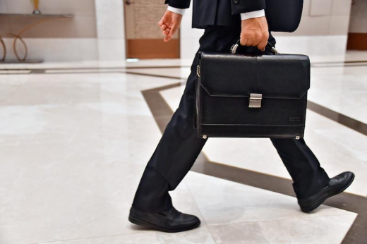 Политолог Чеснаков: Средства от сокращения госаппарата пойдут на нужды жителей