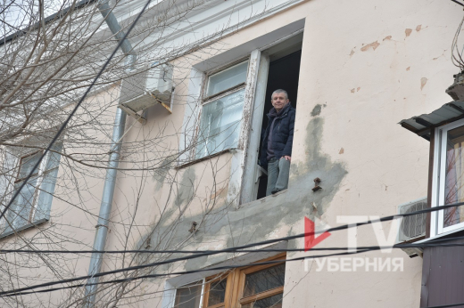 УК запретила воронежцу выходить на балкон после того, как спилила его