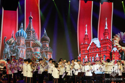 Концертная программа в Ханое объединила творческие коллективы Министерства общественной безопасности Вьетнама и МЧС России