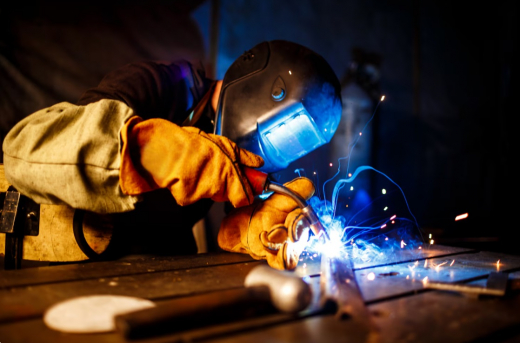 Сварщики стали самыми высокооплачиваемыми специалистами в Воронеже