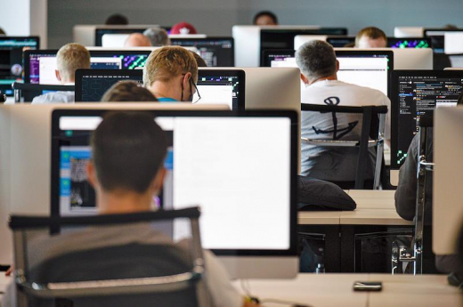 Россияне предстоящей зимой будут работать всего 56 дней из 90