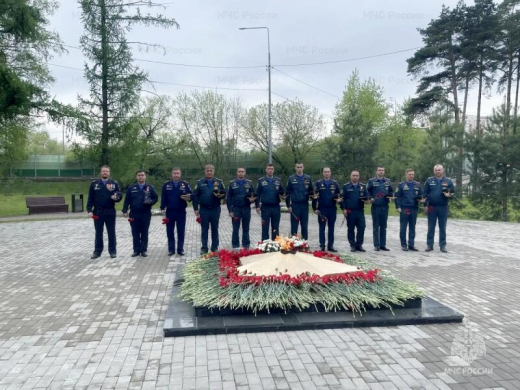 В Одинцово сотрудники МЧС России почтили память героев Великой Отечественной войны