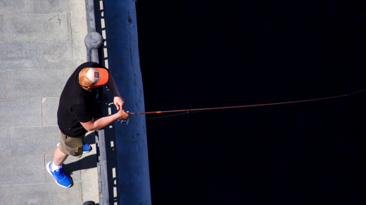 Mash: рыбаки поймали 9-килограммовую щуку у «Москва-Сити»