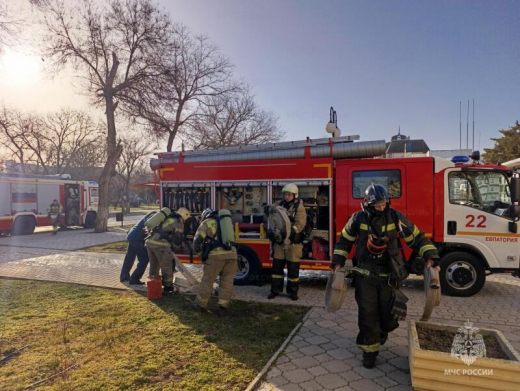 В кинотеатре города Евпатория прошли пожарно-тактические учения