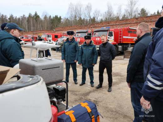 В  преддверии пожароопасного сезона в Павловском Посаде прошел смотр сил и средств противопожарных формирований