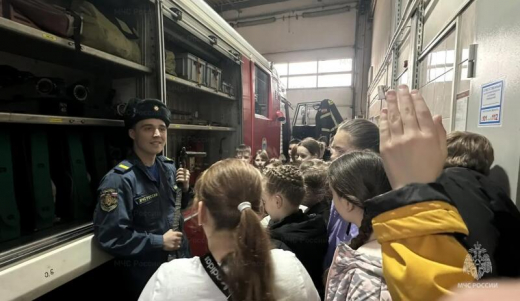 Юные жители Электростали побывали на экскурсии в пожарно-спасательной части