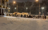 Гигантская очередь к автобусам выстроилась в ЖК «Восточое Бутово»