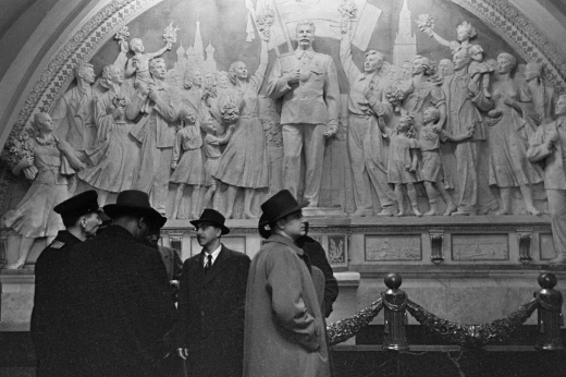 Коммунисты хотят восстановить памятники Сталину по всей Москве. Это — «историческая справедливость».