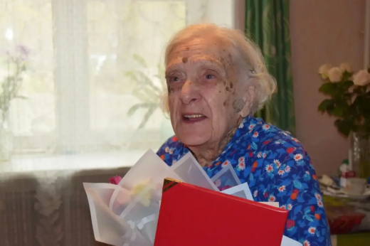 Мэр Сергей Петрин поздравил с днём рождения защитницу Воронежа