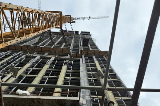 Двое рабочих погибли в результате падения строительных материалов в Москве