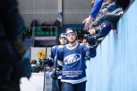 Воронежский «Буран» продлил контракты с парой форвардов