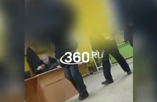 Стало известно, как обезвредили восьмиклассницу с ножом в школе Воронежа