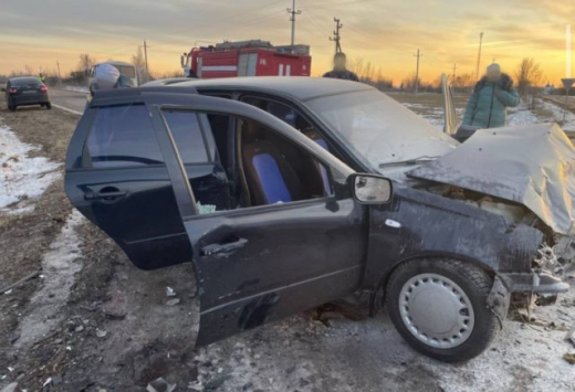 Машины столкнулись на трассе в Воронежской области: пострадали двое