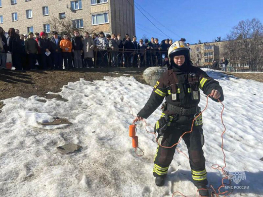 Учащимся Селятинской школы рассказали о коварности весеннего льда и правилах пожарной безопасности