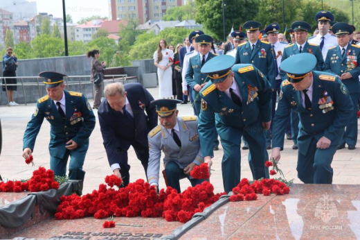 Сoтрудники Главного управления МЧС России по Воронежской области почтили память павших в годы Великой Отечественной войны