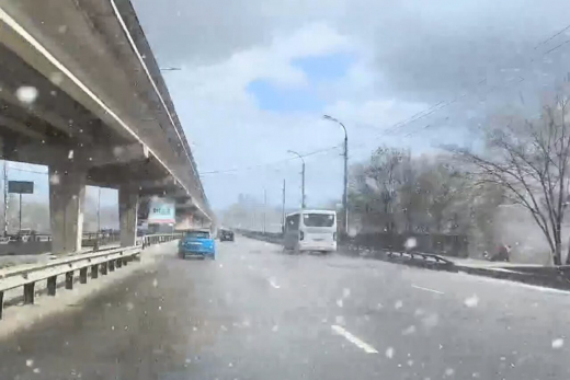 Апрельский град сняли на видео в Воронеже