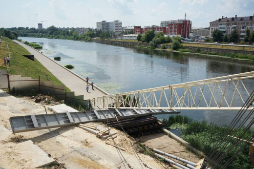 Орловская прокуратура заинтересовалась падением крана во время реконструкции Красного моста