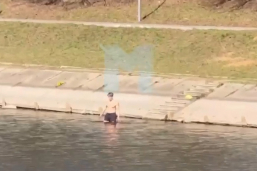 В Тушино москвичи открыли пляжный сезон, один человек искупался