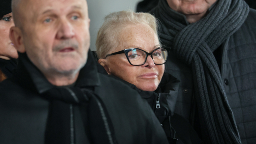 Ларису Долину заметили на церемонии прощания с режиссером Олейниковым