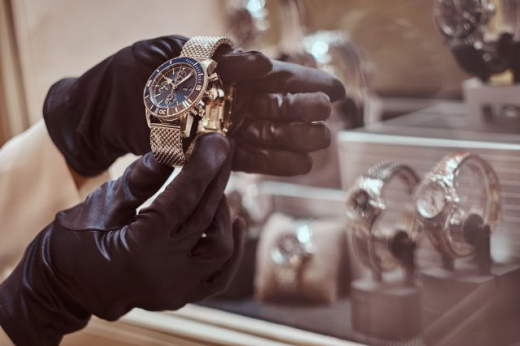 Воронежец потерял на пляже часы Rolex за 10 млн рублей