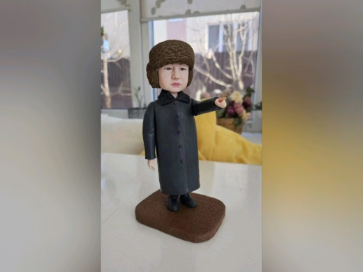 Воронежец сделал фигурку легендарной бабушки-регулировщицы