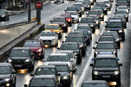 Дептранс предупредил москвичей о «дачных» пробках