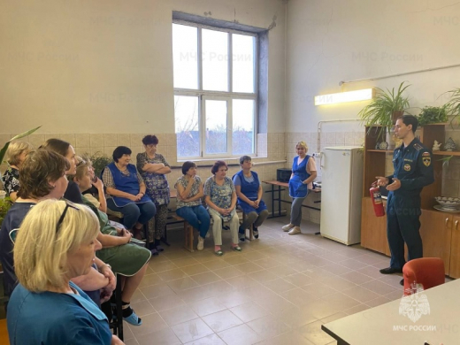 Инспекторы ГПН провели инструктаж с работниками Гжельского фарфорового завода