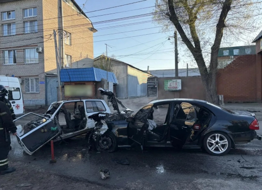 В Воронеже ищут водителя, устроившего ДТП с погибшим и сбежавшего, бросив машину