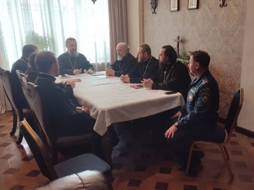 В Ногинском Богоявленском храме прошла встреча священнослужителей и сотрудников МЧС России